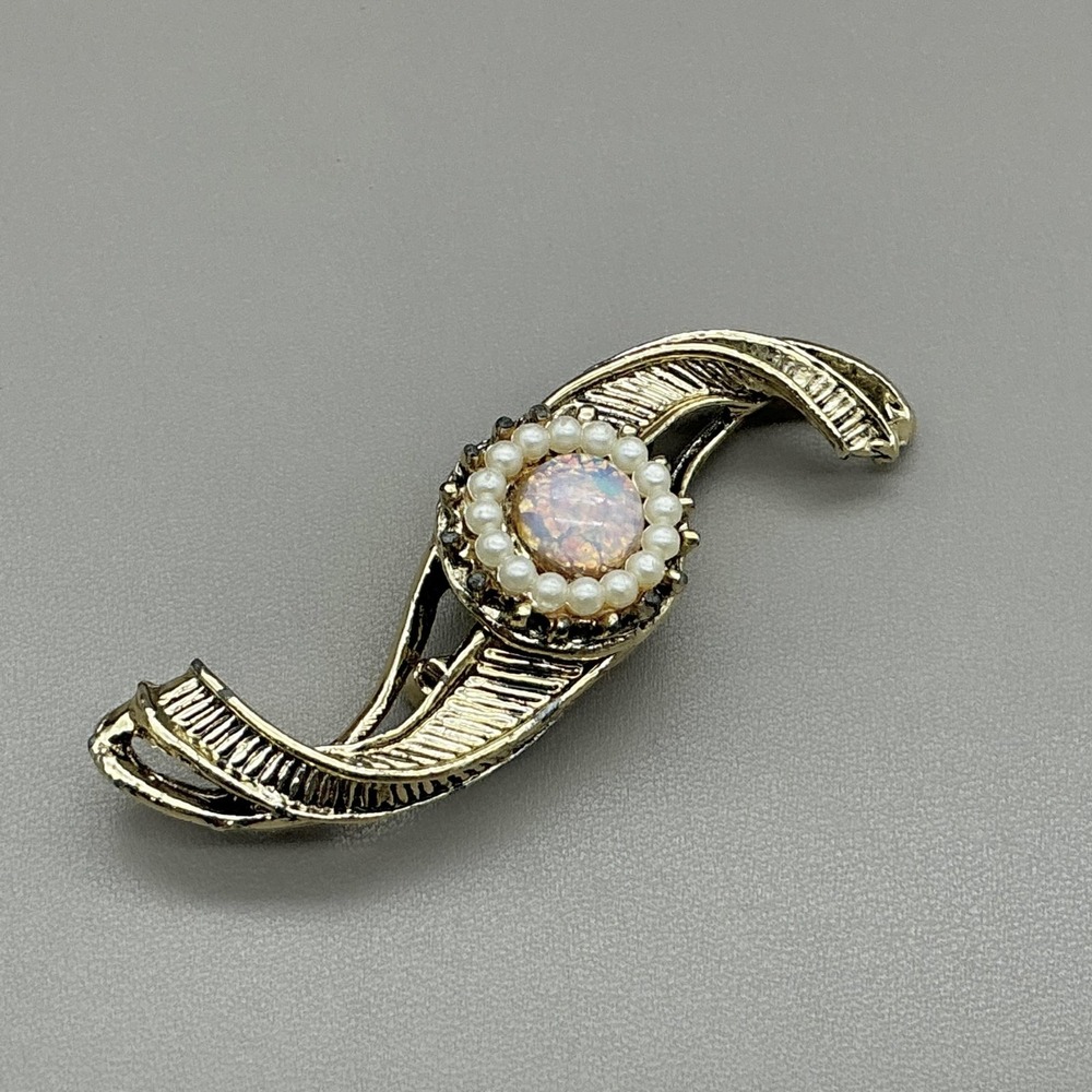 Gold Tone Opalite Cabochon Faux Pearl Ribbon Bar Brooch Pin Costume Jewelry 2.5"